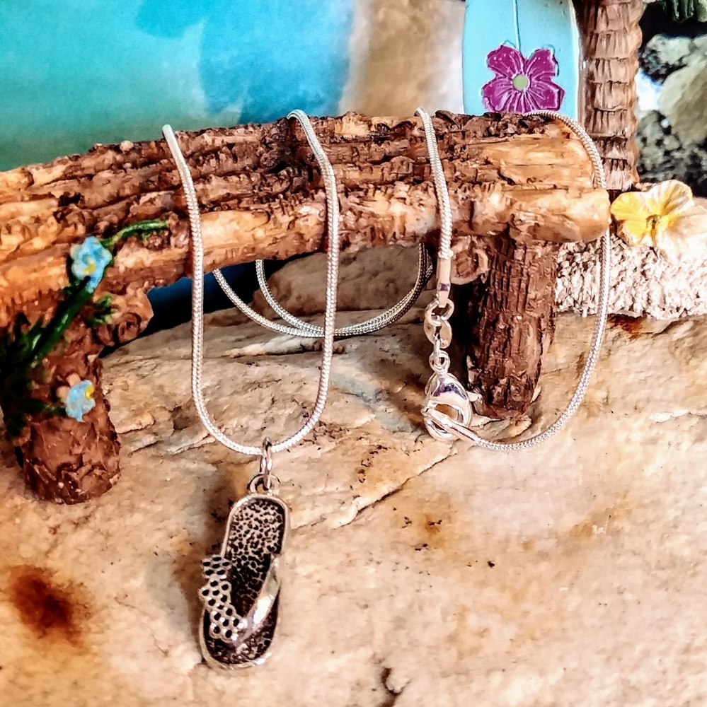 🆕🏖️Antique Silver Flip Flop - Picture 4 of 4